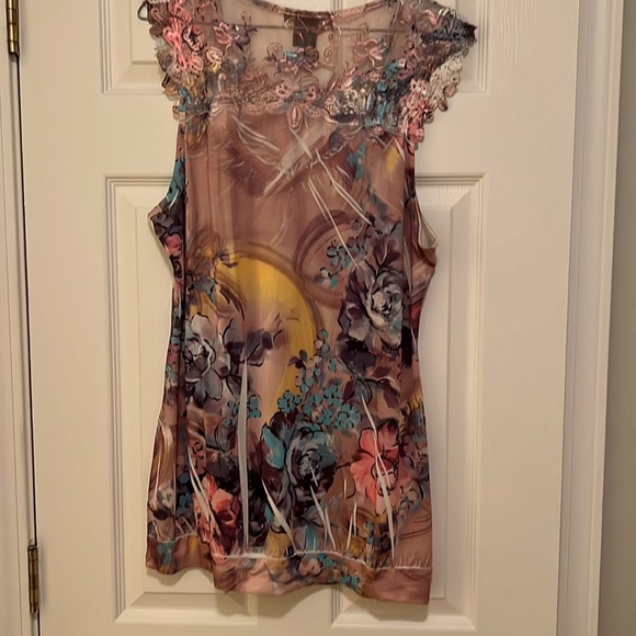 Simply Irresistible Summer Top - Picture 3 of 3